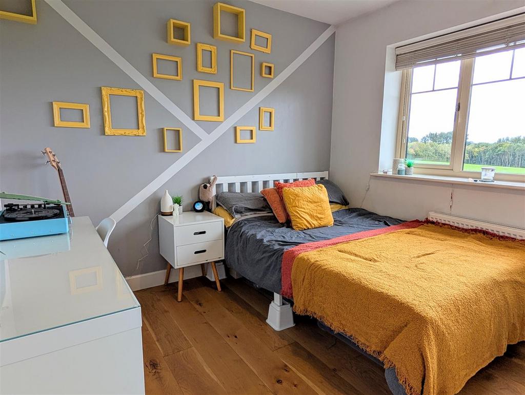 PXL 20251007 102742033.MP~2.jpg