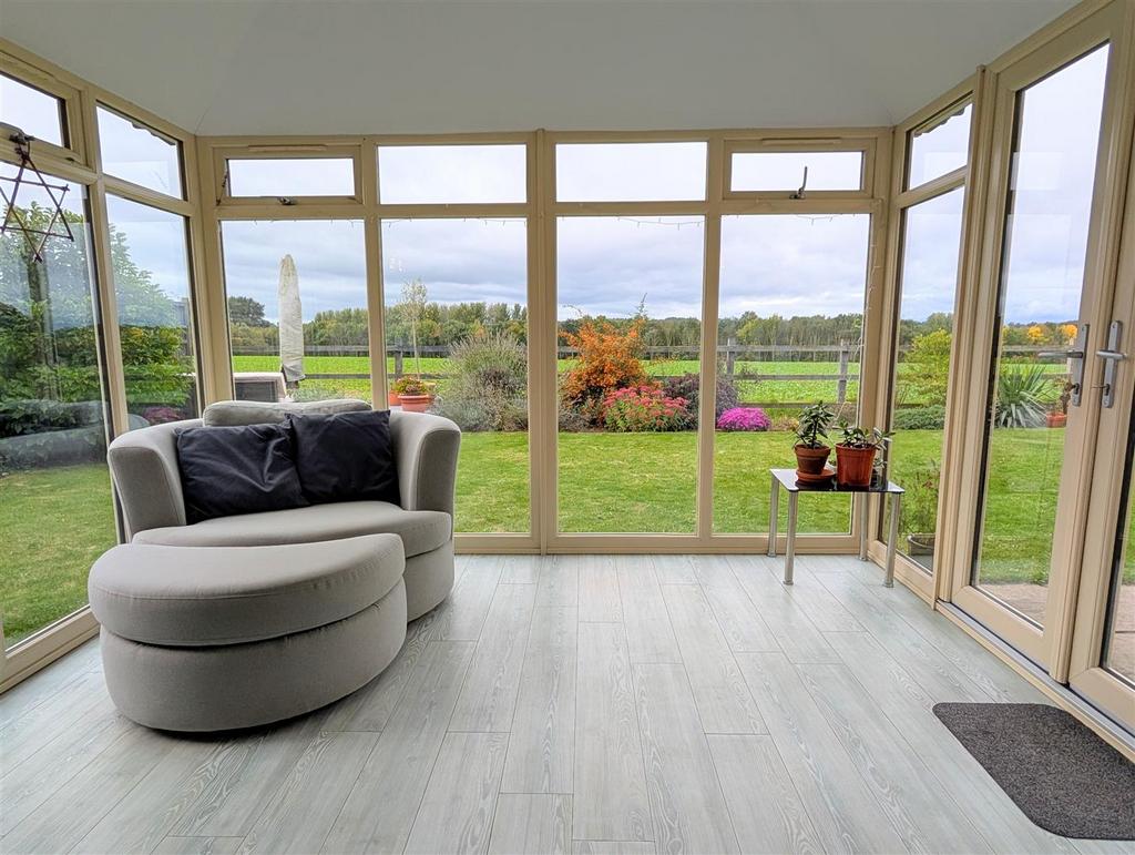 PXL 20251007 101101040.MP~2.jpg