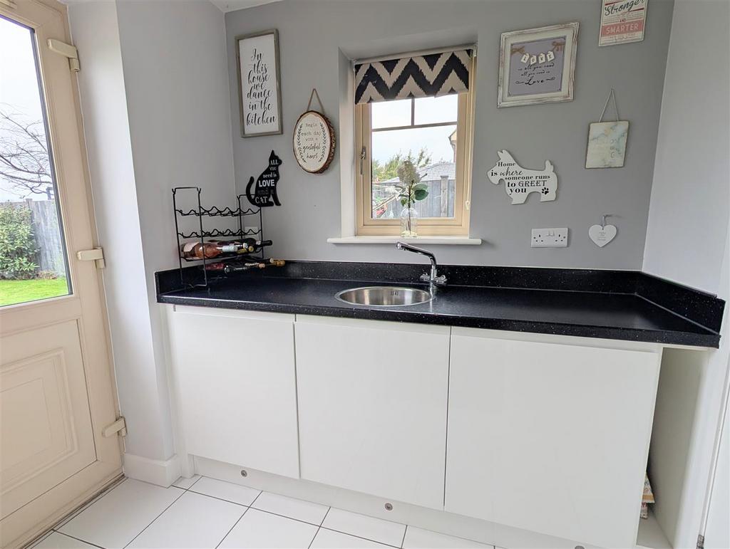 PXL 20251007 101254381.MP~2.jpg