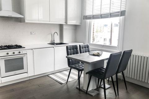 2 bedroom flat for sale, Essex Road, Acton