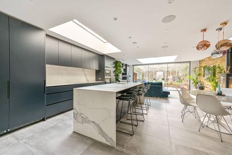 undefined, Pentlow Street, West Putney, London, SW15