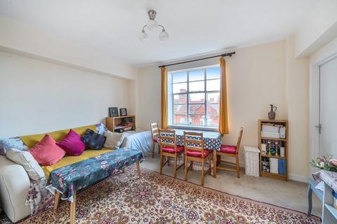 1 bedroom flat to rent, Hamlet Gardens, London, W6