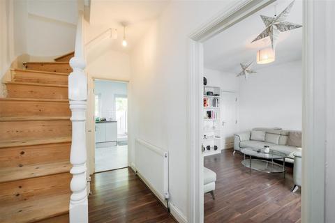 undefined, Cheltenham Road, London