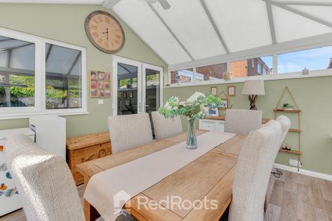 3 bedroom semi-detached house for sale, Doncaster, South Yorkshire DN5