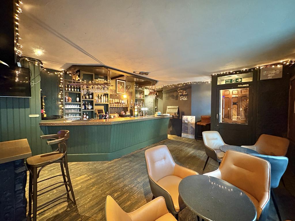 Dog &amp; Piano Main Bar Area