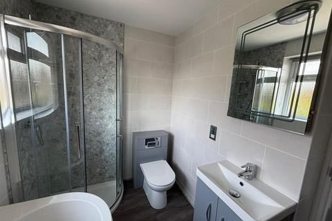 4 bedroom terraced house to rent, Deene Close, Market Harborough