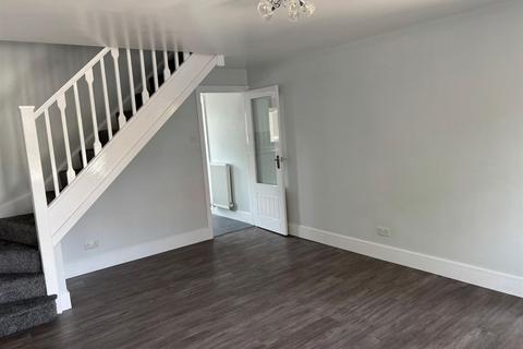4 bedroom terraced house to rent, Deene Close, Market Harborough