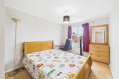undefined, Staines Road, Feltham, Middlesex, TW14