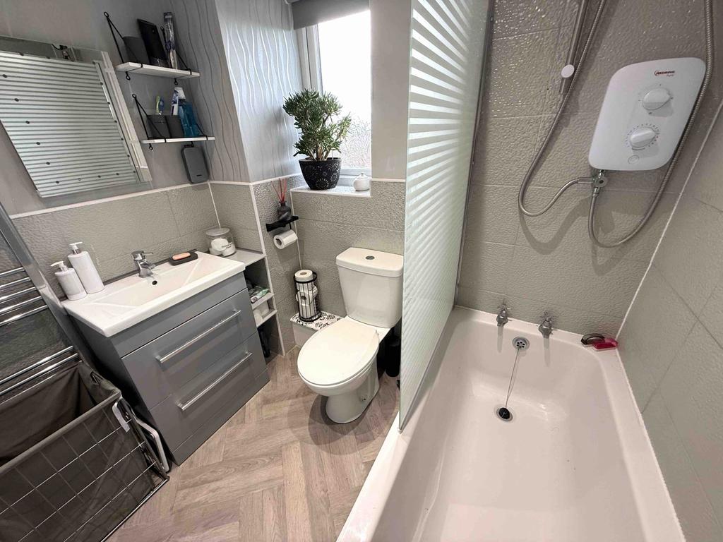 Famil;y Bathroom