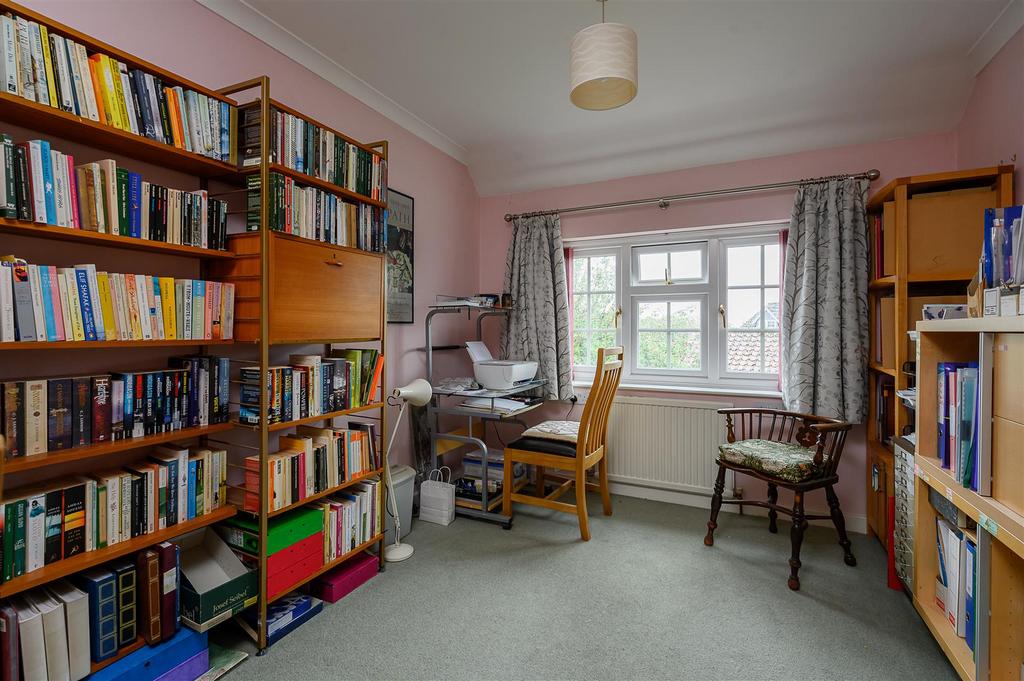 Bedroom 2/Office