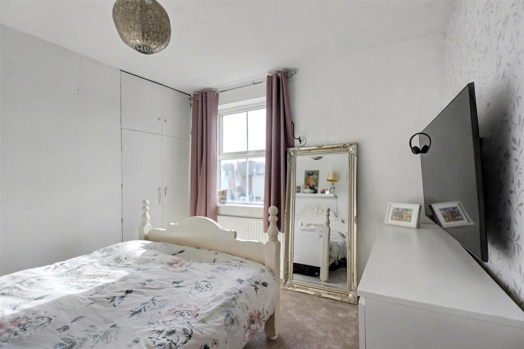 Bedroom 1 1.jpeg