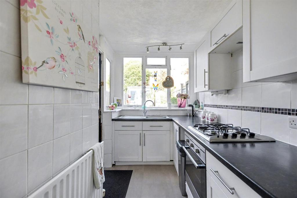 Kitchen 1.jpeg