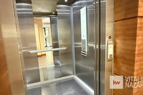 3 bedroom apartment for sale, Dowding Drive, London, SE9