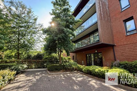 3 bedroom apartment for sale, Dowding Drive, London, SE9