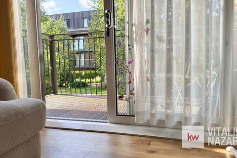 3 bedroom apartment for sale, Dowding Drive, London, SE9