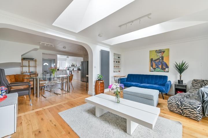 Chpk2459848 large-4-04 jpg