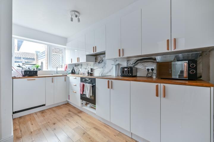 Chpk2459848 large-8-06 jpg