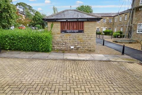 2 bedroom duplex to rent, Gainsborough Court, Skipton