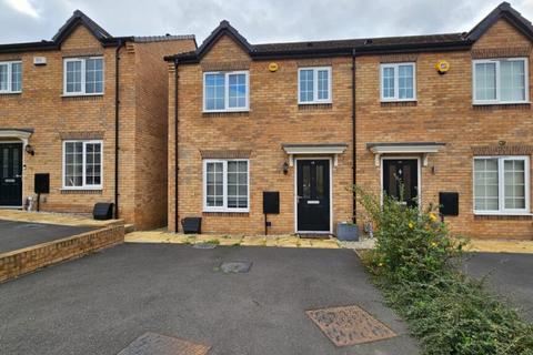 3 bedroom semi-detached house to rent, Wren Green Way, Wakefield, WF2 0FU
