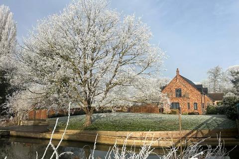 4 bedroom detached house for sale, Ivel Road, Sandy, Bedfordshire, SG19