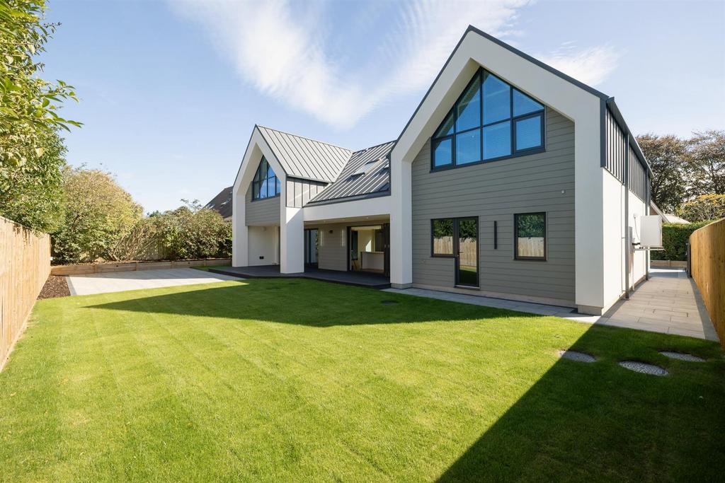 Rear Elevation & Rear Garden