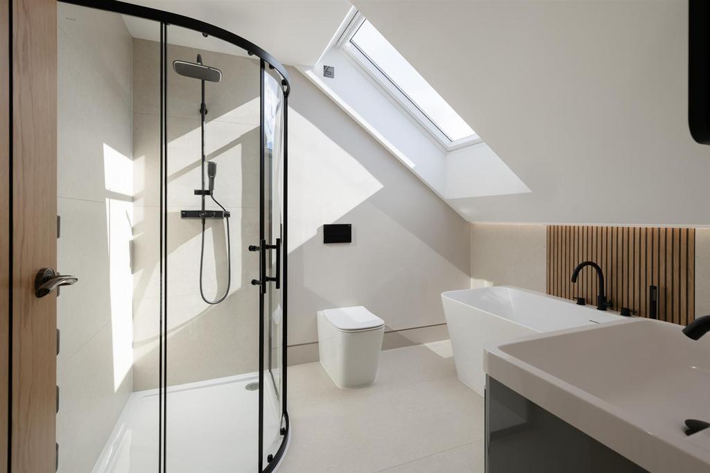 Bedroom 2 Suite