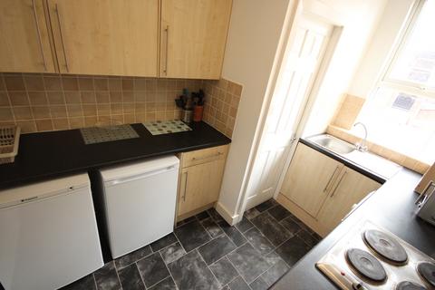 3 bedroom house to rent, Harold Place, Hyde Park, Leeds