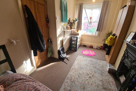 4 bedroom house to rent, Stanmore Road, Leeds LS4