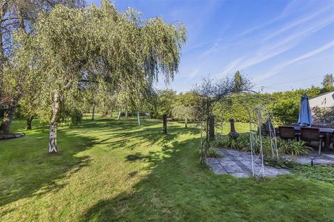 undefined, Hoe Lane, Nazeing