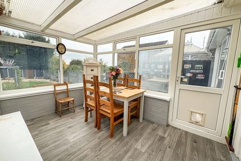 4 bedroom bungalow for sale, Curlew Crescent, Bedford