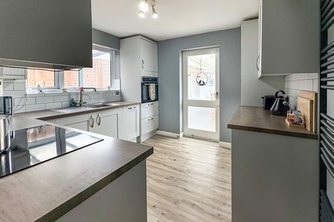 4 bedroom bungalow for sale, Curlew Crescent, Bedford