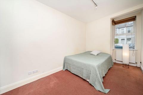 3 bedroom flat for sale, Ramsay Road, London W3