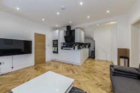 3 bedroom house to rent, Horn Lane, London W3