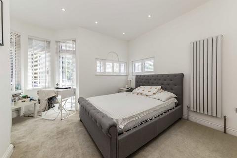 3 bedroom house to rent, Horn Lane, London W3