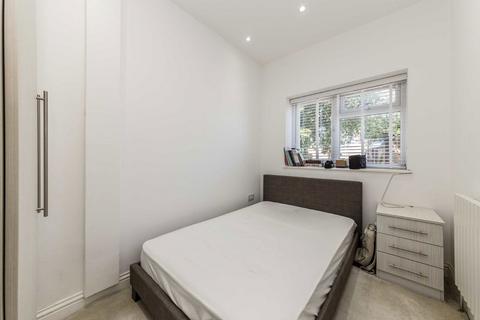3 bedroom house to rent, Horn Lane, London W3