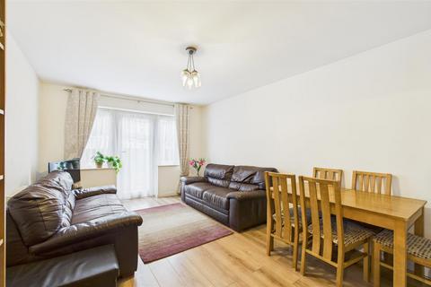 2 bedroom apartment for sale, Pemberton Court, EN1