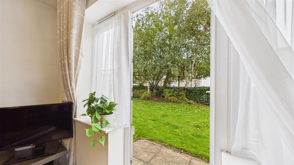 CAM04248 G0-PR0104-STILL009.jpg