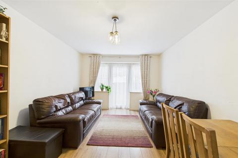 2 bedroom apartment for sale, Pemberton Court, EN1