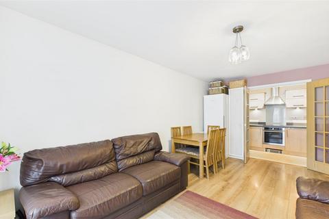 2 bedroom apartment for sale, Pemberton Court, EN1