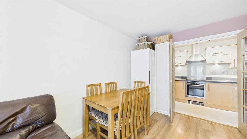 CAM04248 G0-PR0104-STILL003.jpg