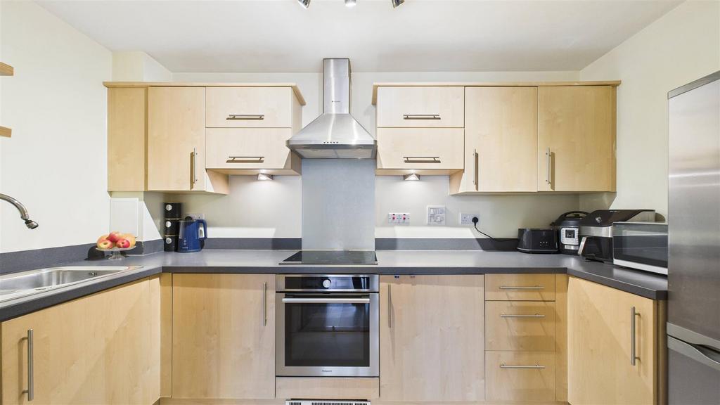 CAM04248 G0-PR0104-STILL007.jpg