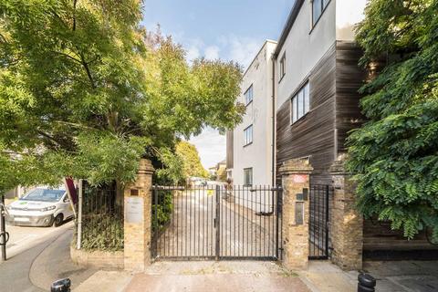 Old Station Way, London SW4