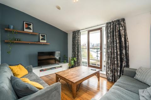2 bedroom flat for sale, Old Station Way, London SW4