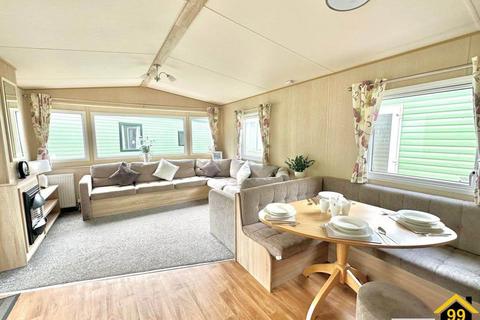 3 bedroom park home to rent, Coast Road, Lowestoft, Suffolk, NR32