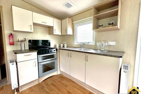 3 bedroom park home to rent, Coast Road, Lowestoft, Suffolk, NR32