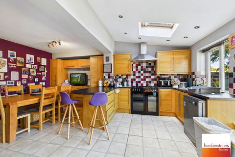 3 bedroom semi-detached house for sale, Bleakhouse Road, Oldbury