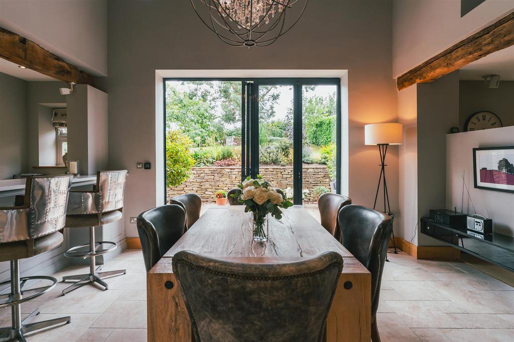 Dining Room (South Barn)