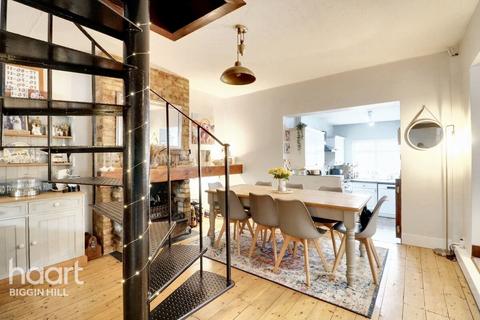 undefined, Mount Pleasant, Biggin Hill