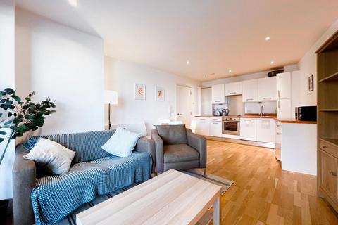 2 bedroom flat to rent, The Gateway North, Leeds