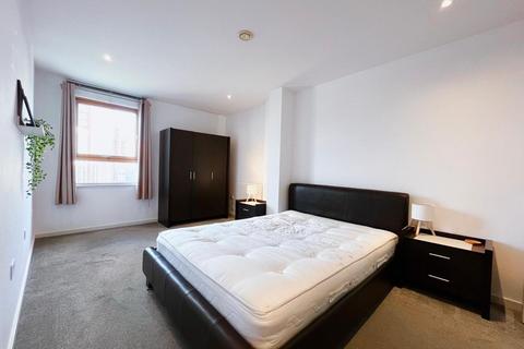 2 bedroom flat to rent, The Gateway North, Leeds
